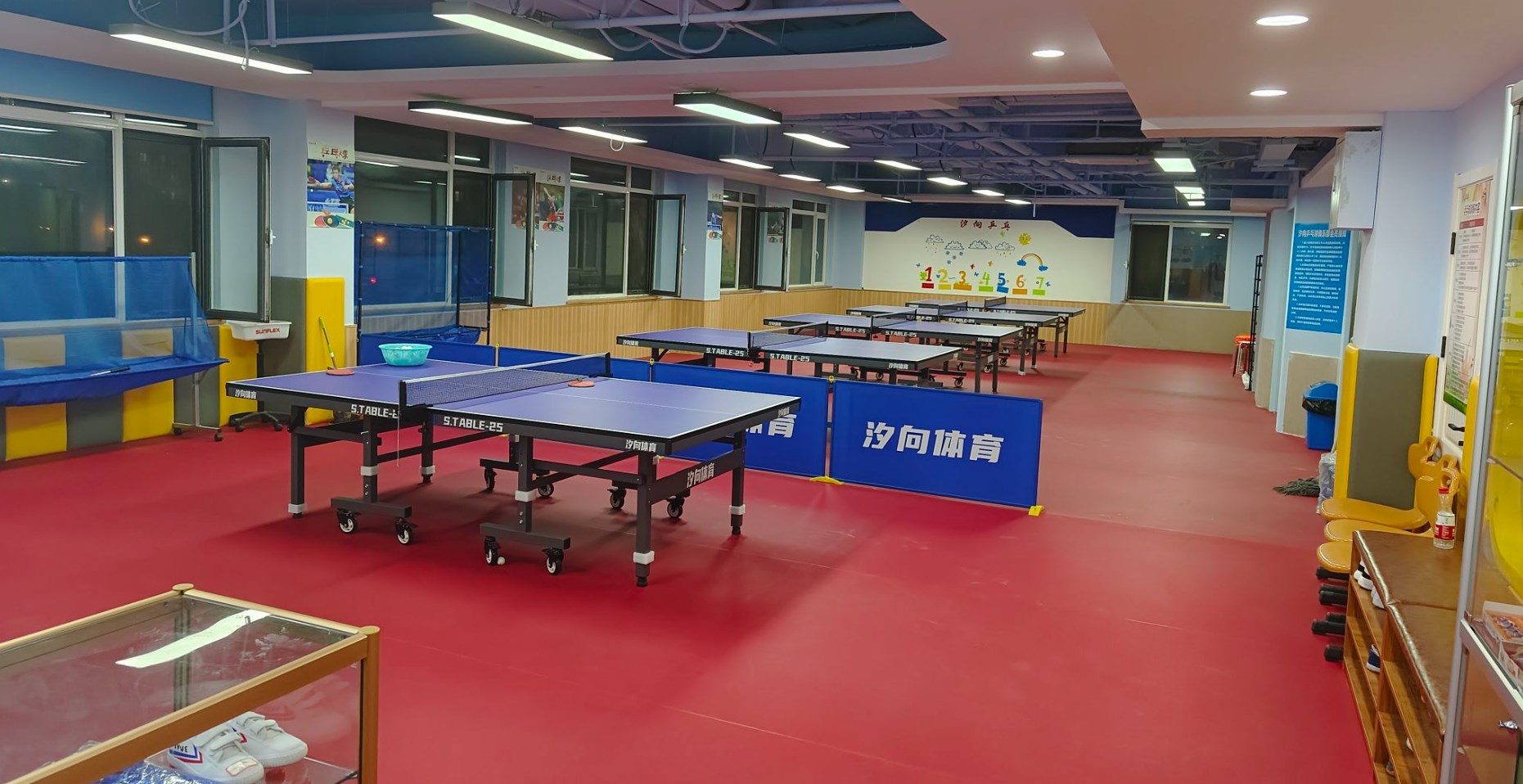 北京汐向国际乒乓球俱乐部场地图片1