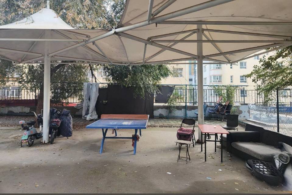 青青家园室外球台场地图片1